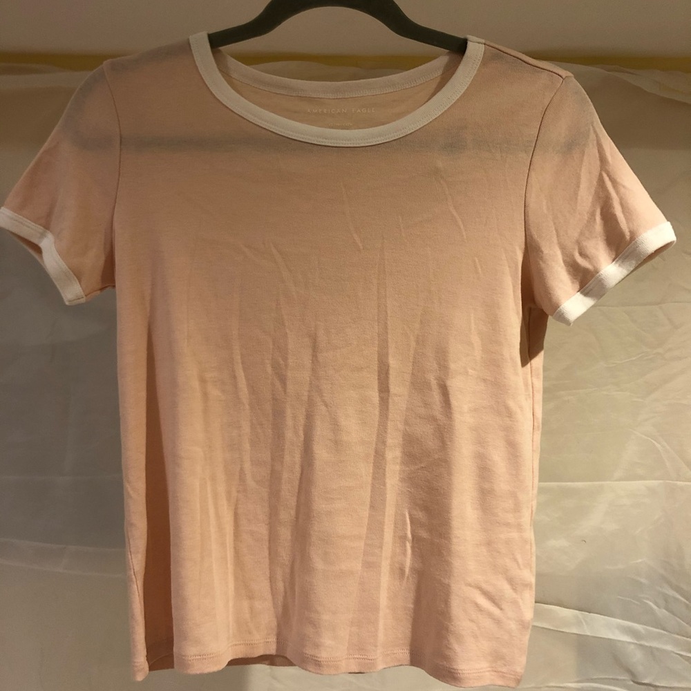 Cute classic American Eagle tee